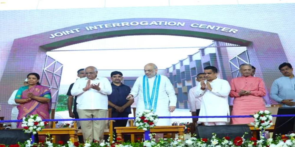 Union Home Minister and Minister of Cooperation inaugurates newly constructed Police Commissioner’s Office in Ahmedabad, built at a cost of ₹140 cr Union Home Minister and Minister of Cooperation inaugurates newly constructed Police Commissioner’s Office in Ahmedabad, built at a cost of ₹140 cr